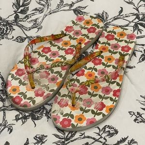 Vera‎ Bradley L (9/10) Floral Flip Flops